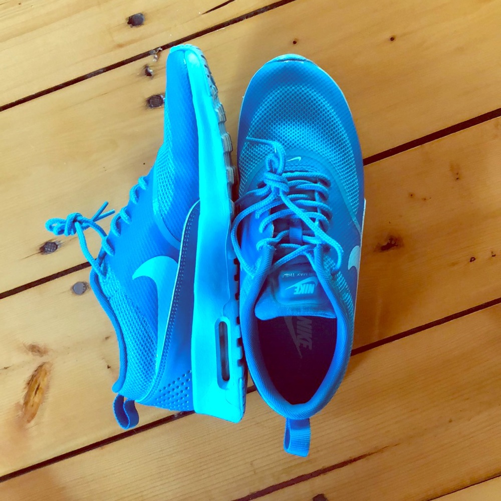 Nike Tennis Shoes